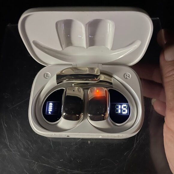 Darong Feng White Bluetooth Earbuds Model DRF-01 with Case Unused Working - Picture 6 of 8